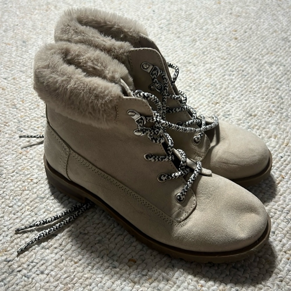 Girls Boots